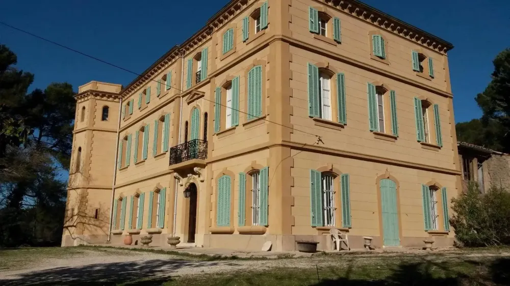 Ravalement de façades à  Le Puy-Sainte-Réparade