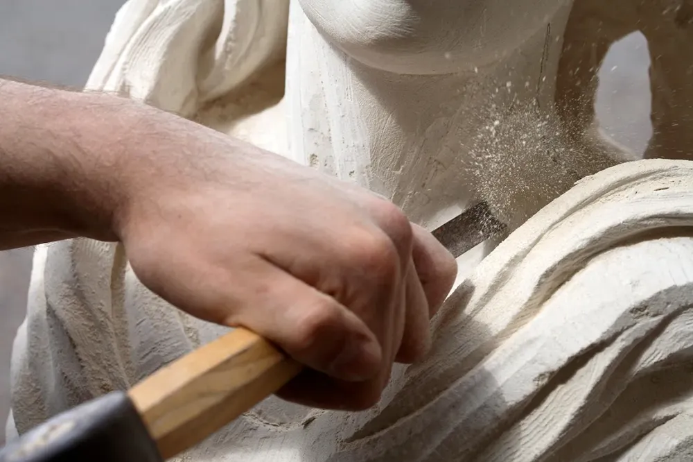 Restauration de sculptures à  Le Puy-Sainte-Réparade