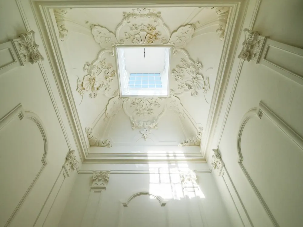 Création de gypseries à  Le Puy-Sainte-Réparade